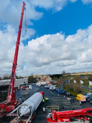 Bierbrouwerij De Brabandere: plaatsen van nieuwe gisttanks